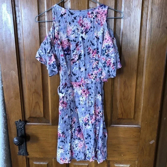 Floral  Print Cold Shoulder Wrap Dress - Picture 2 of 10